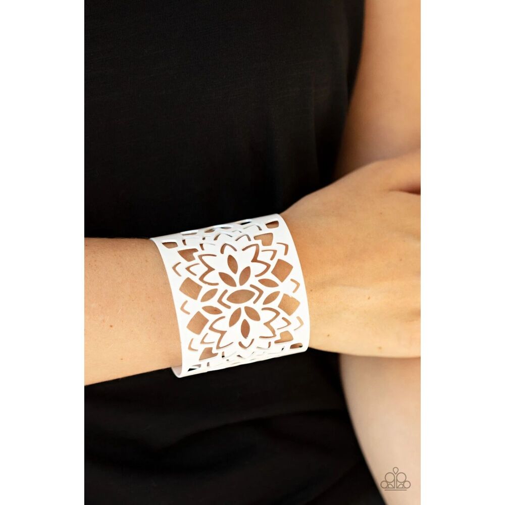 Hacienda Hotspot White Bracelet (240)